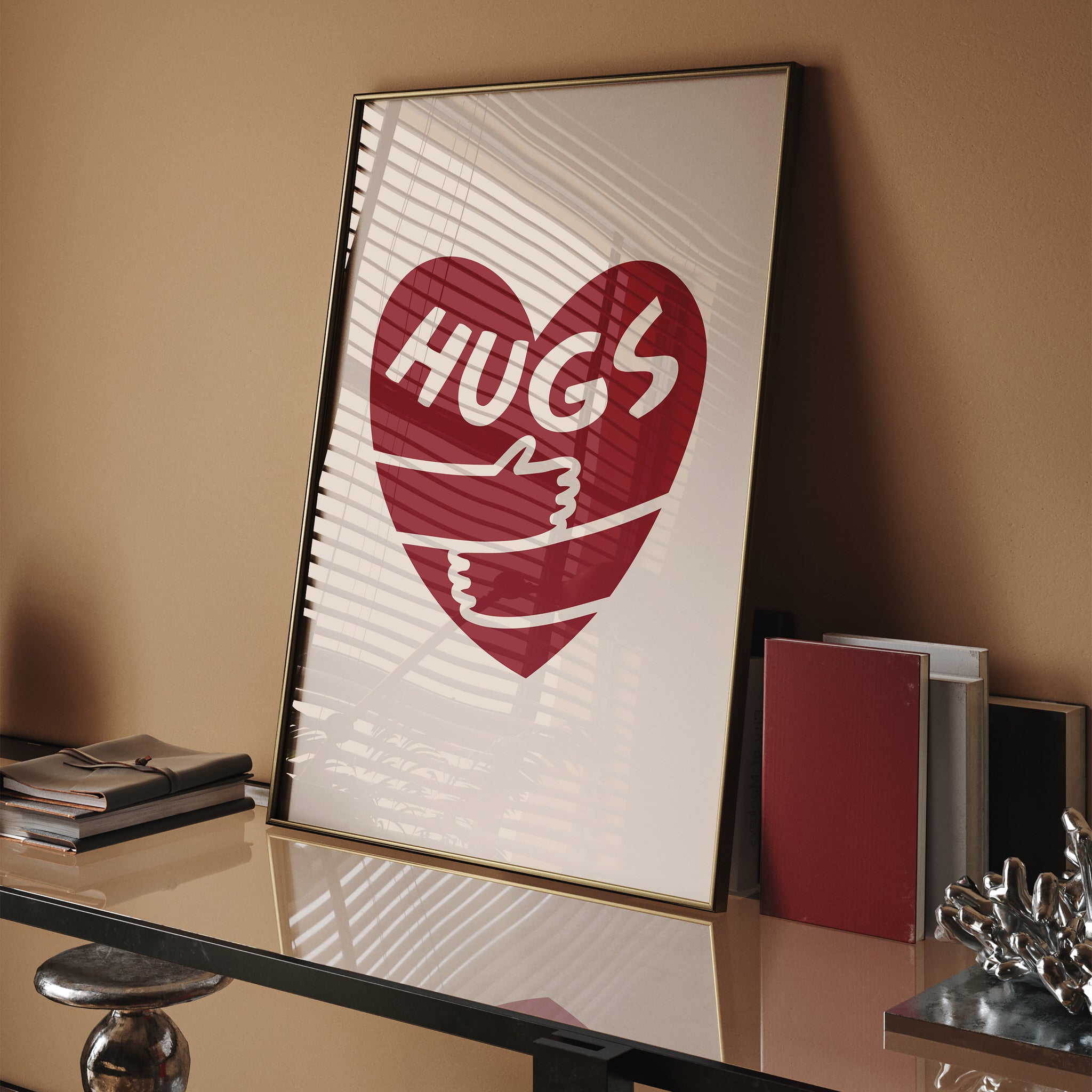 Minimalist kalp ve "Hugs" yazılı duvar sanatı posteri
